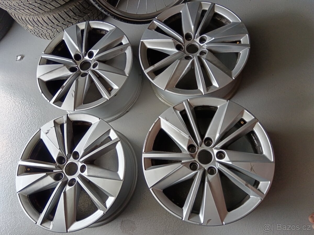 sadu al disku 17" SCUTUS, ORIGINAL SKODA KAROQ model 2024
