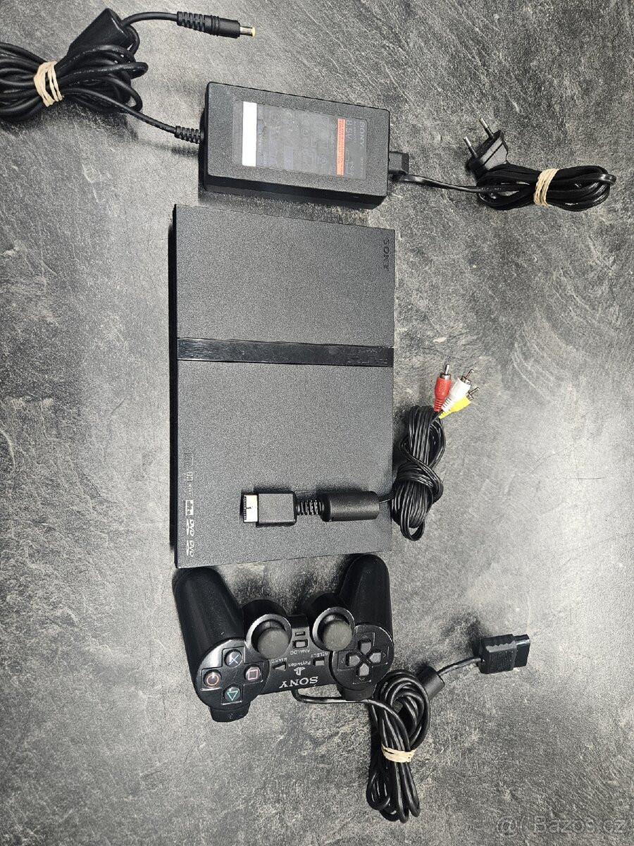 Herní konzole Playstation 2 slim
