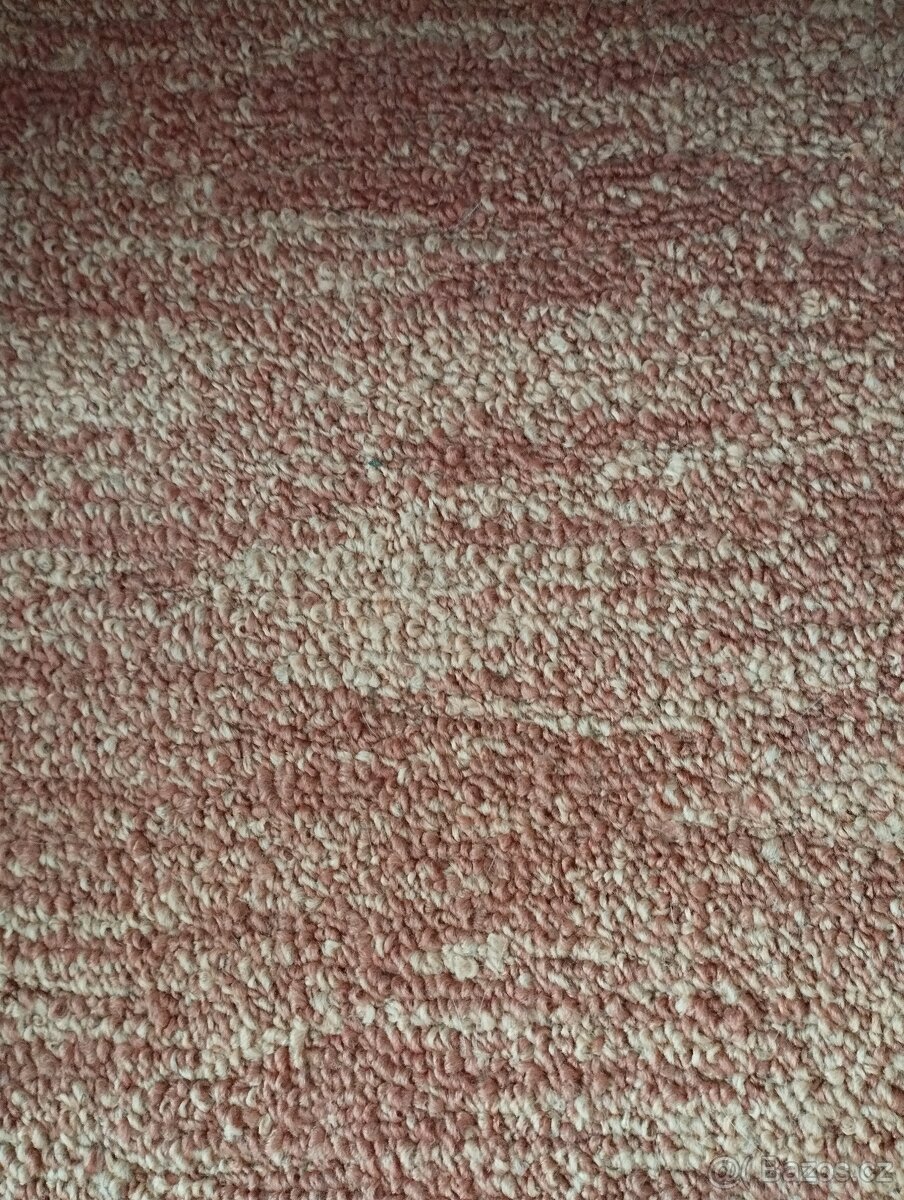 Nový koberec 1,4m /4m.