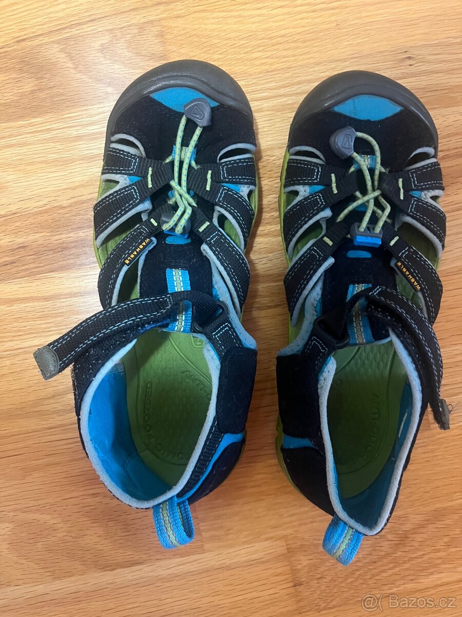 KEEN sandály délka stélky 25 cm