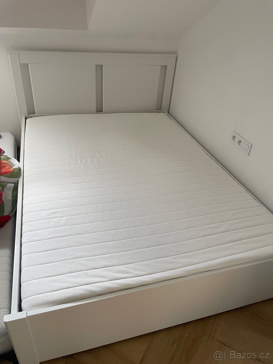 Postel IKEA - rám, rošt a matrace