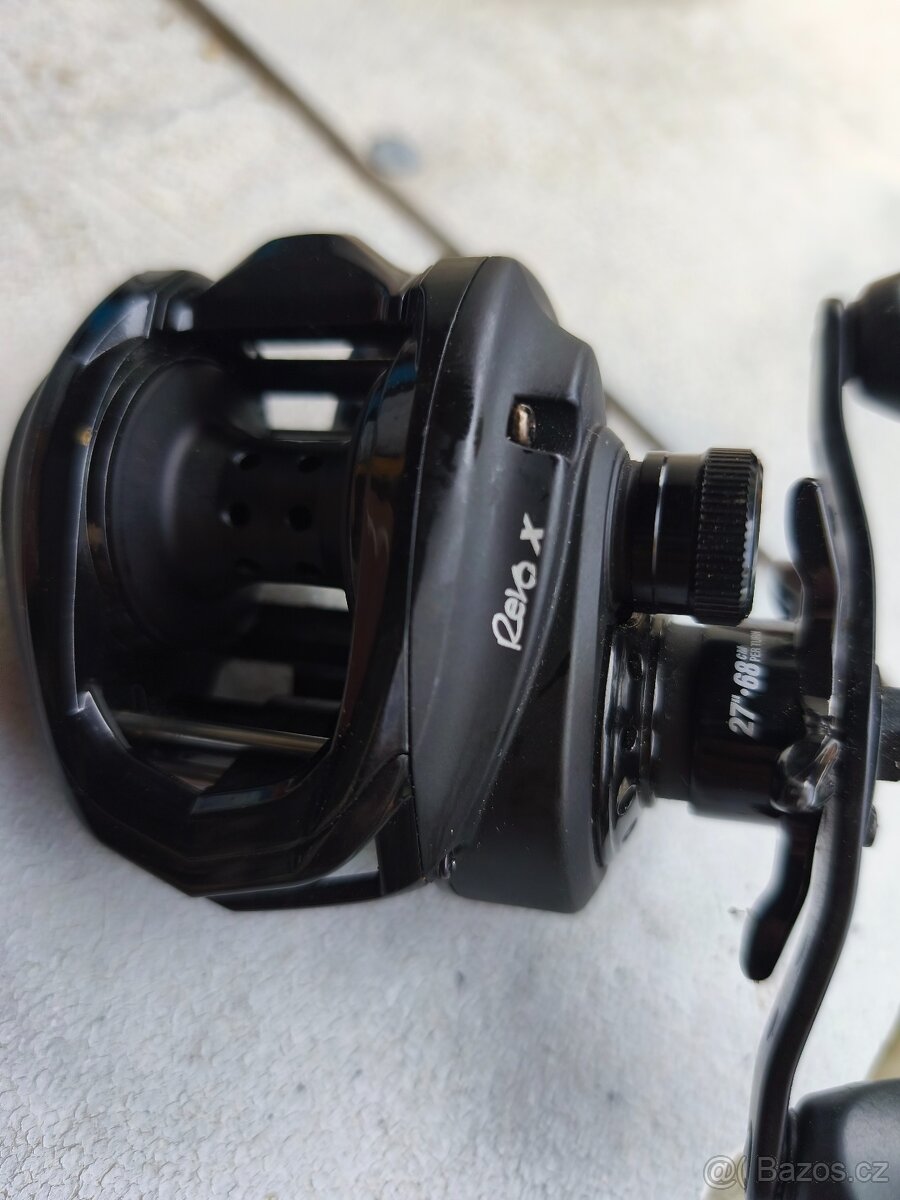 Baitcast multík Abu Garcia REVO 4XL