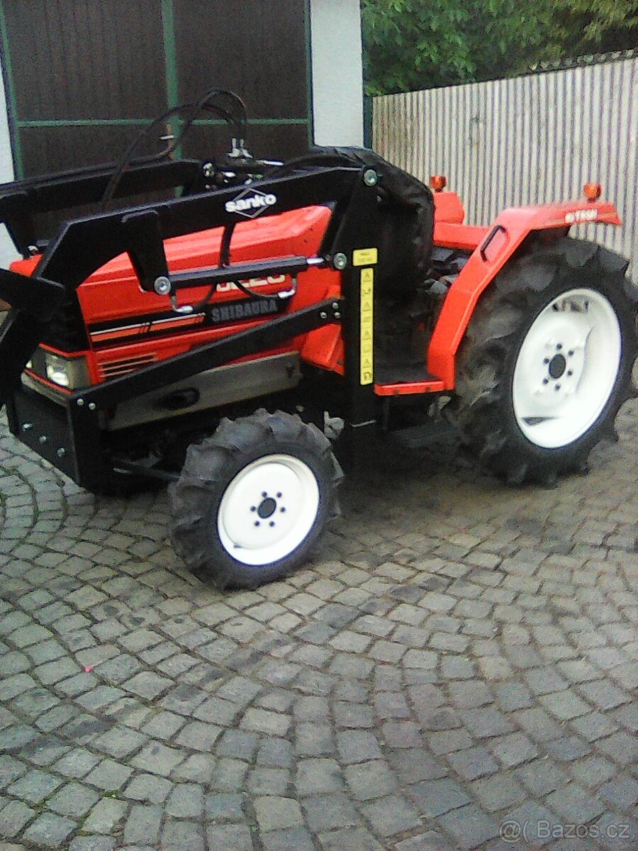 Prodej malotraktoru shibaura d228f