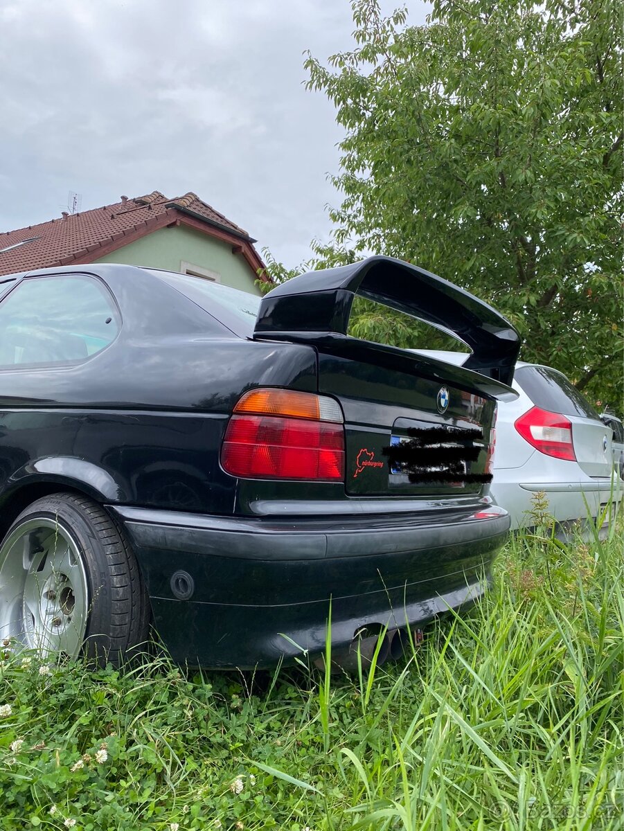 Bmw e36 gt křídlo