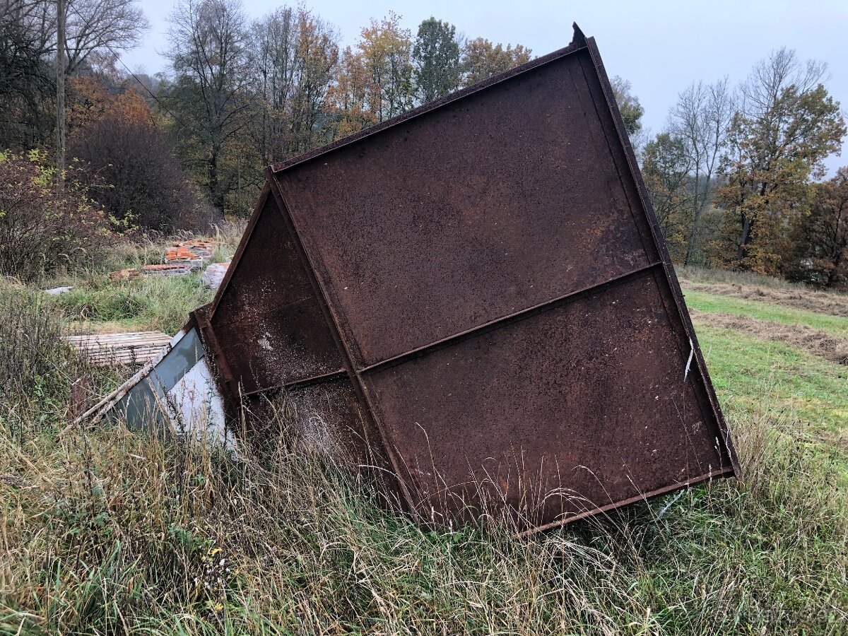 Násypka na obilí, pelety, piliny, atd.