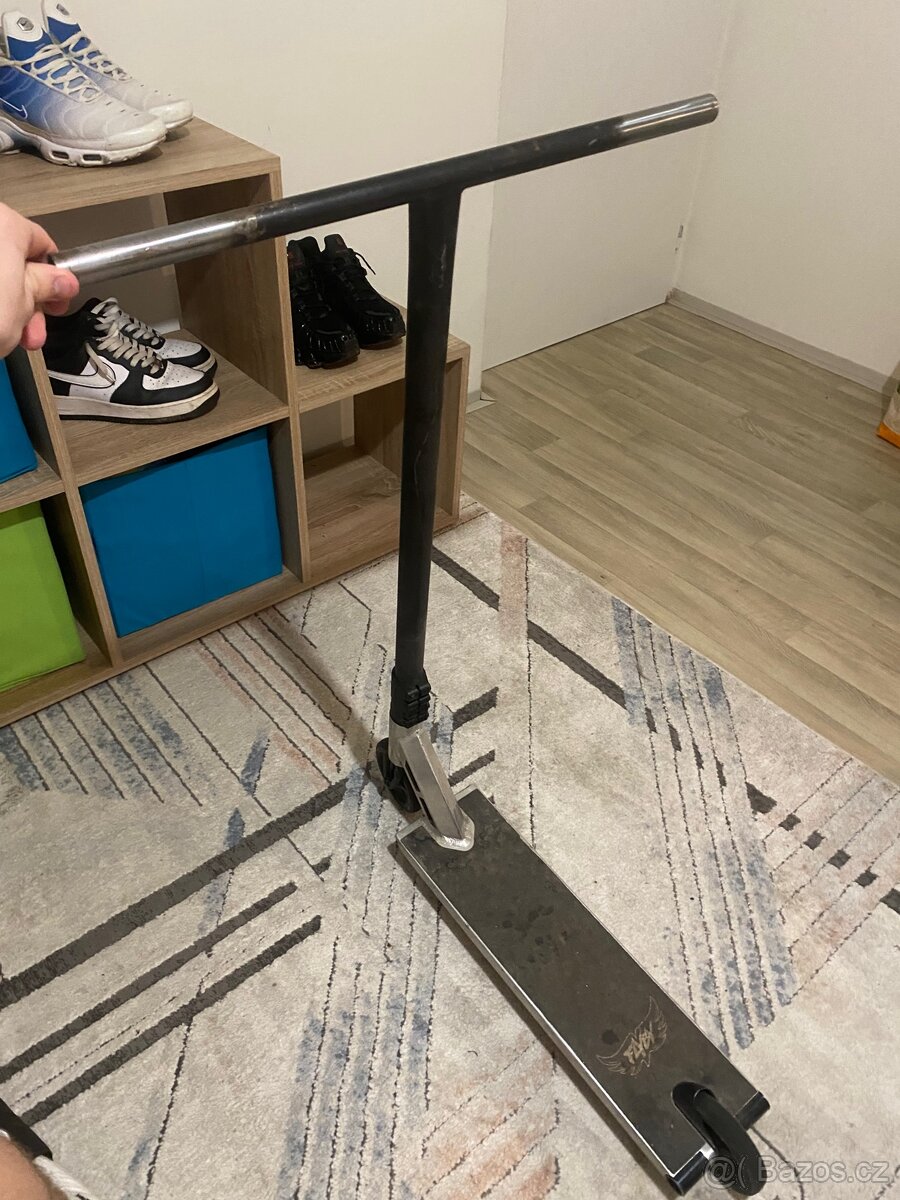 FlyBy Street - Freestyle Koloběžka