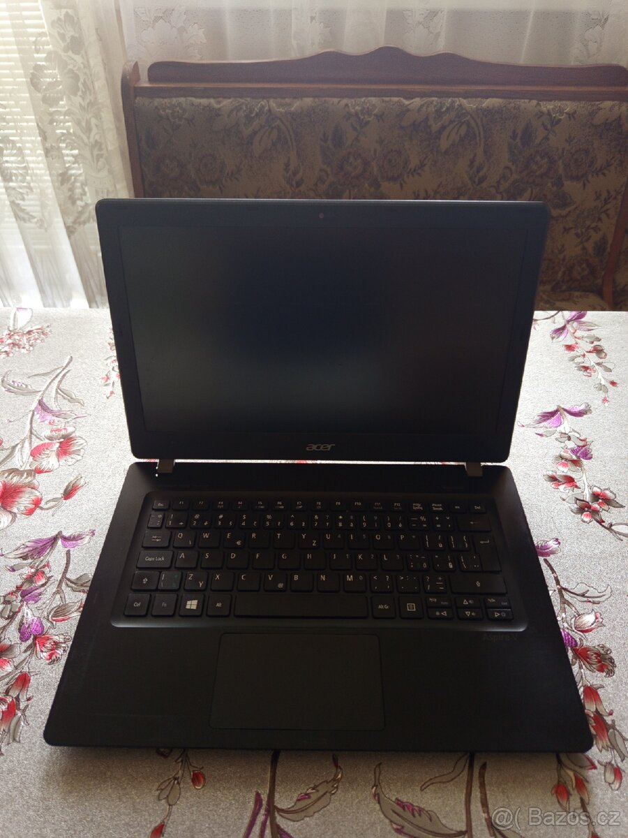 Acer Aspire v3-371 model:ms2392 na náhradní díly.