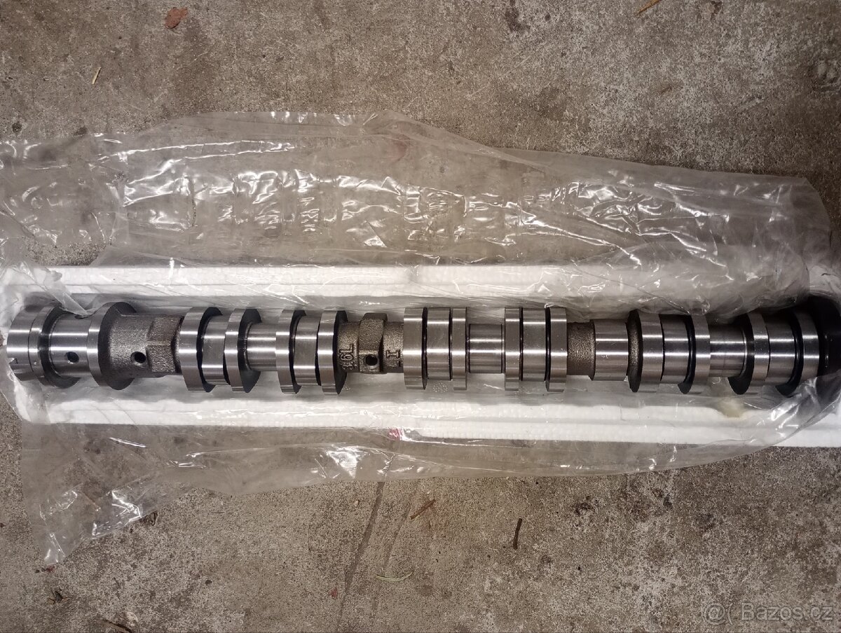 Levá sací vačka 3.6 Pentastar