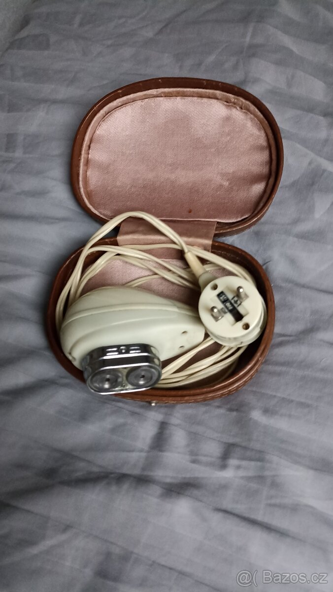 Retro holicí strojek