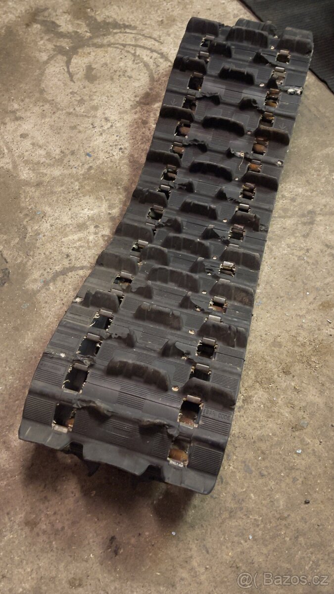 Pás na sněžný skutr