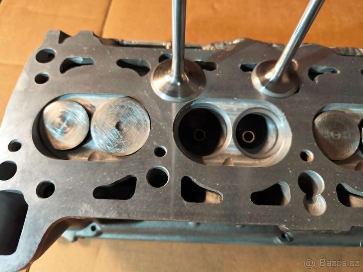 Lada VFTS - Hlava válců, velké ventily
