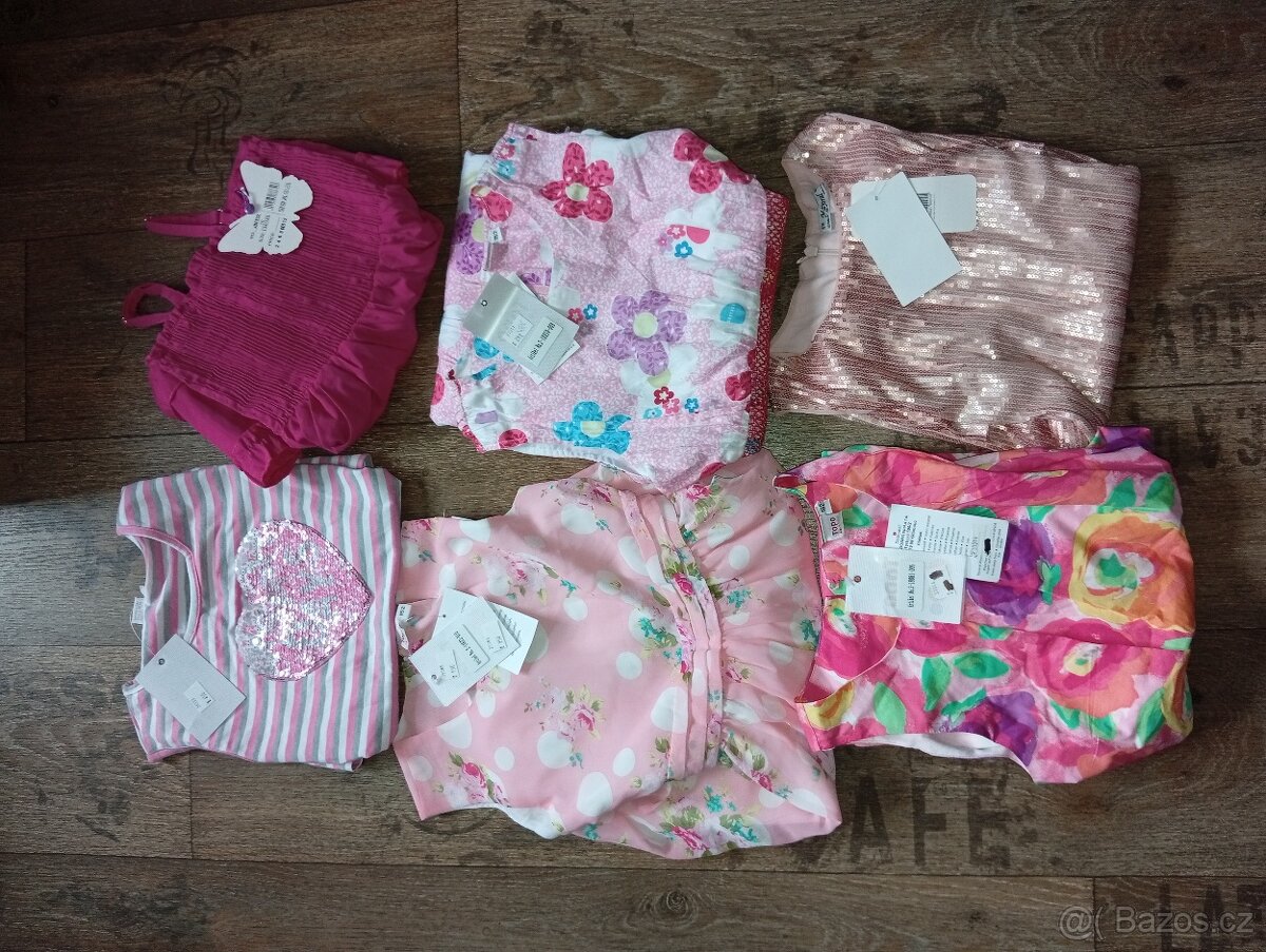 Dívčí šaty nové 134/140