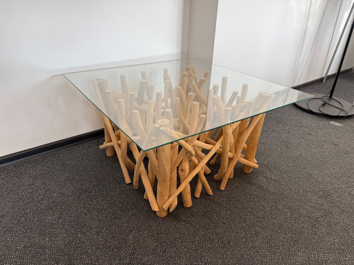 Designový konferenční stolek