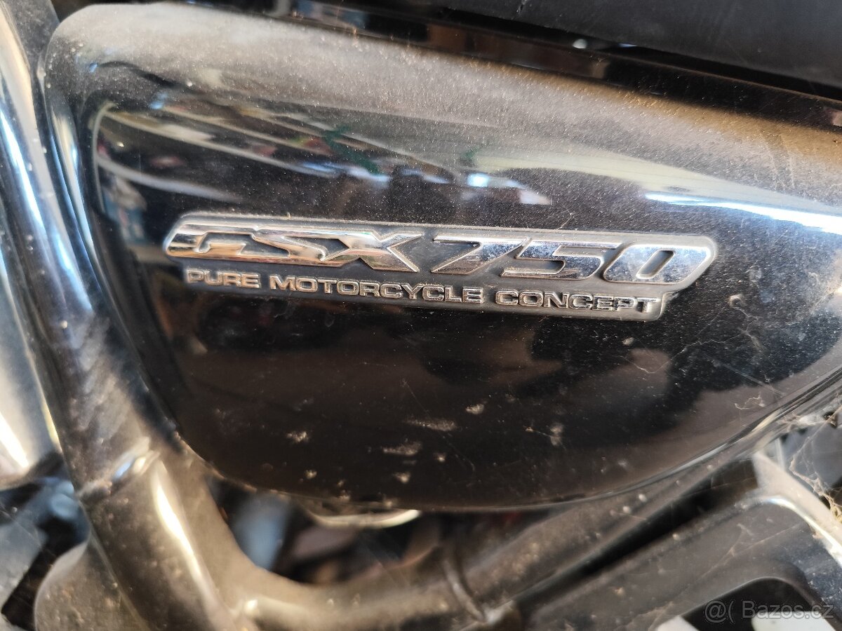 Suzuki GSX 750
