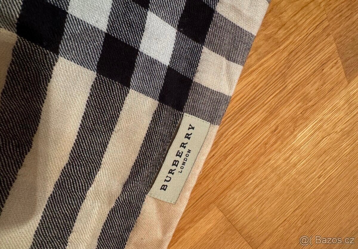 Šátek Burberry