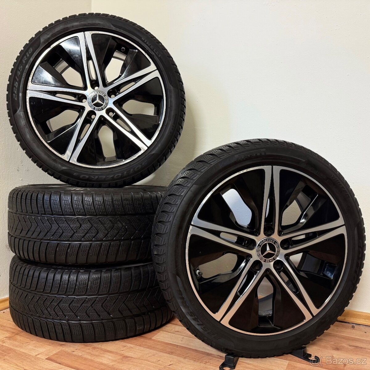 DVOUROZMĚRNÉ MERCEDES C W206 5x112 R18 +ZIMNÍ PNEU