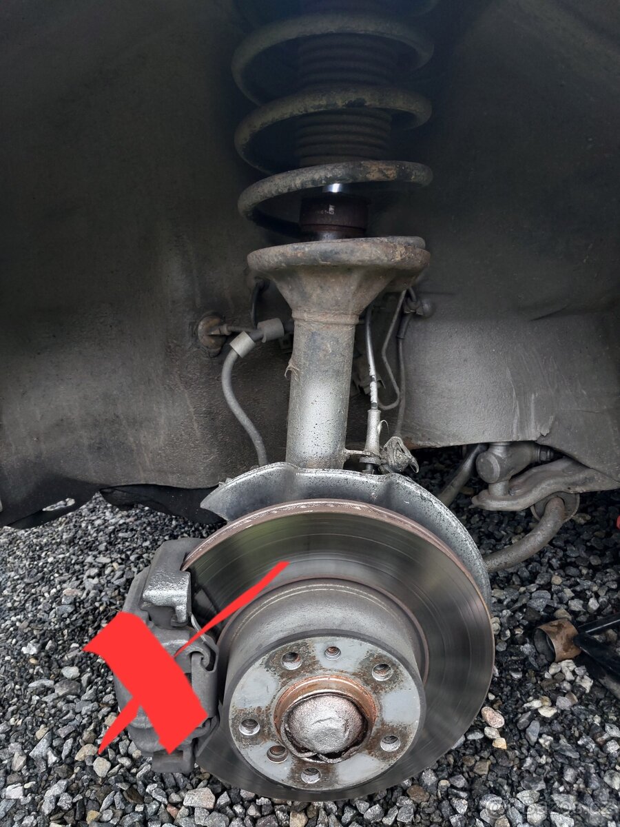 BMW e32,e34 těhlice