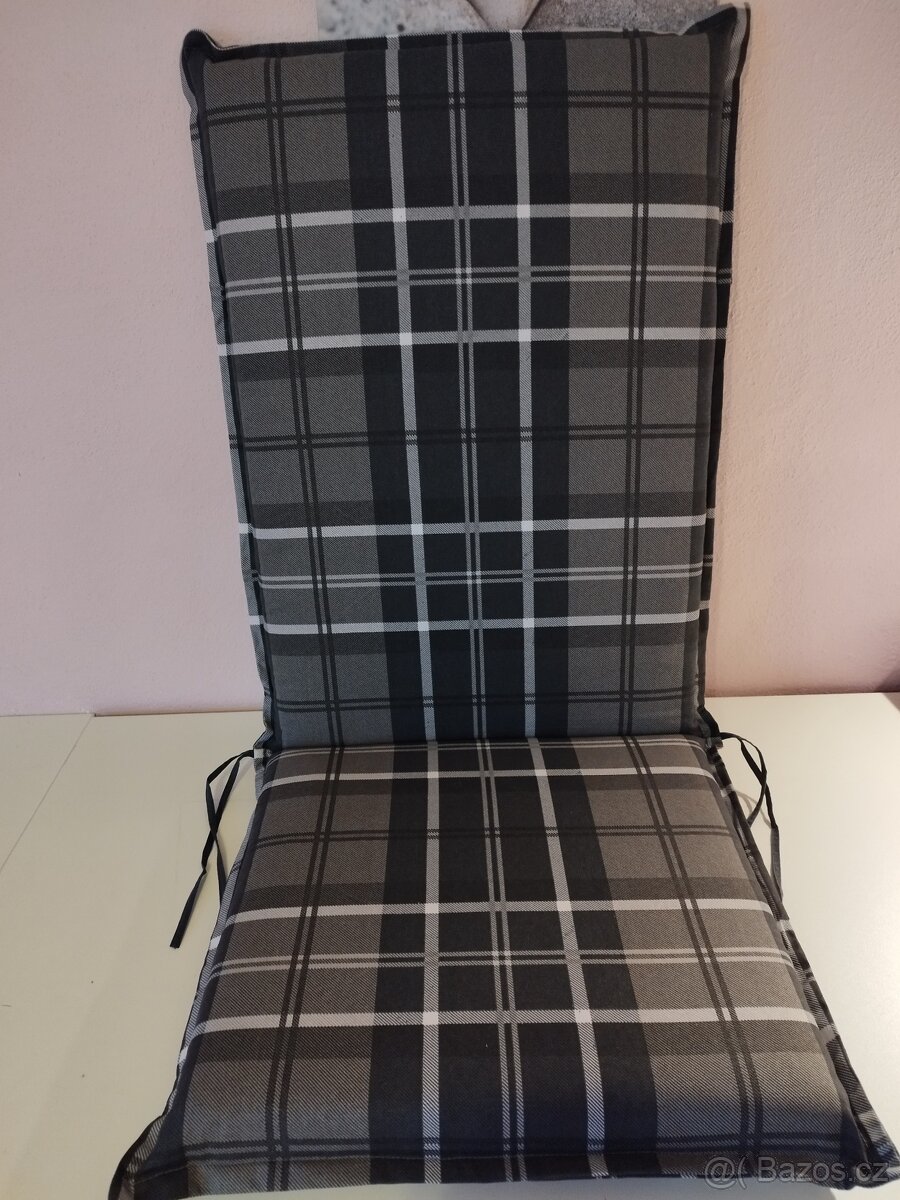 Polstry na zahradní nábytek nebo zahradní houpačku