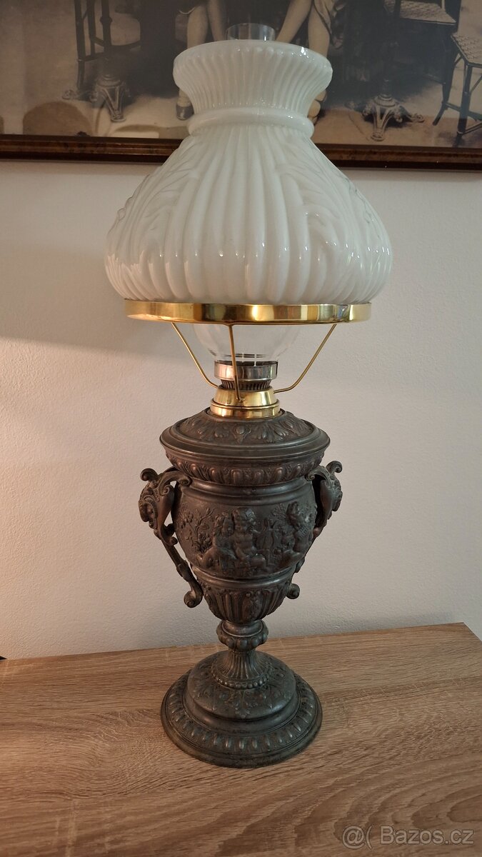 Velká secesní petrolejová lampa