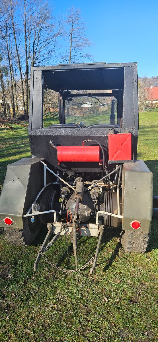 Malotraktor k dokončení