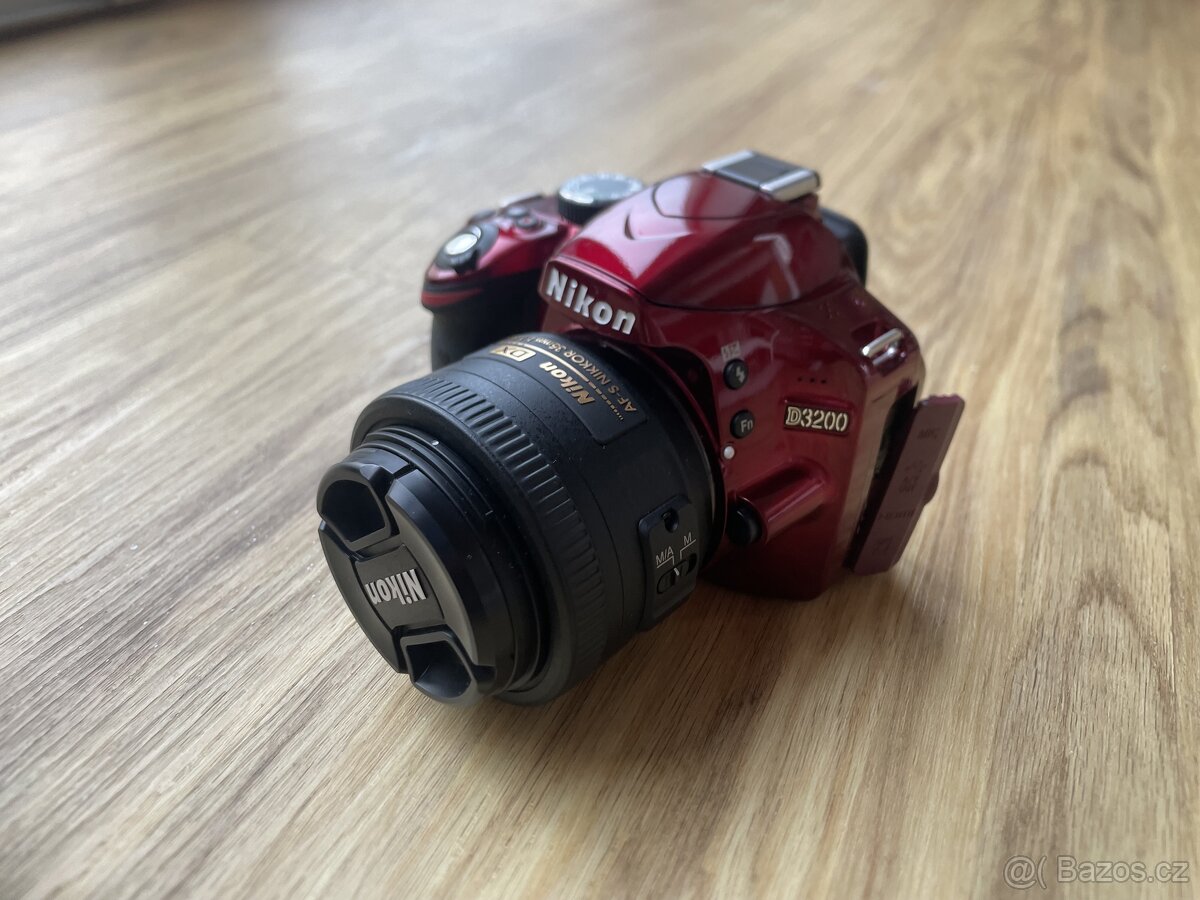 Nikon D3200 min. používaný