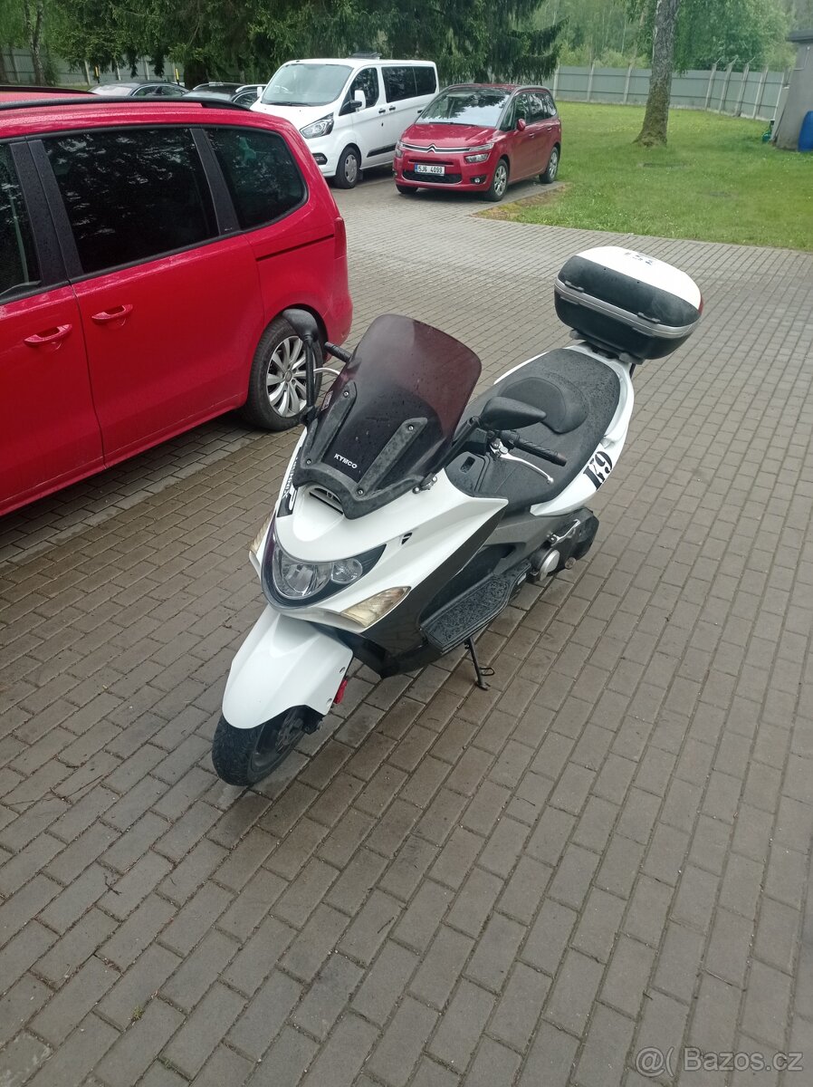 Skútr KYMCO levně