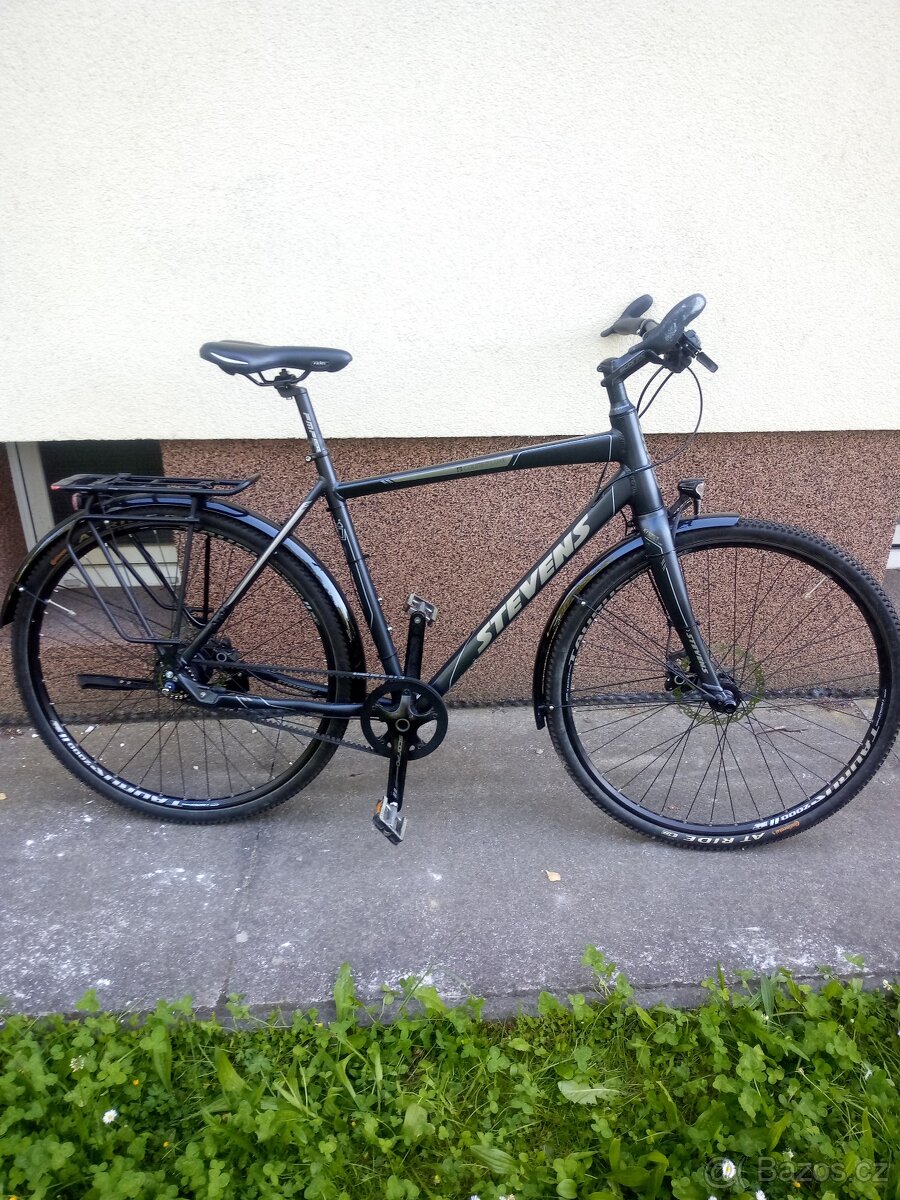 Městské kolo Stevens Courier Luxe