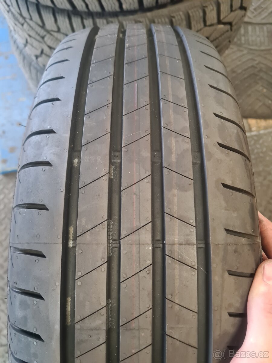215/60/17