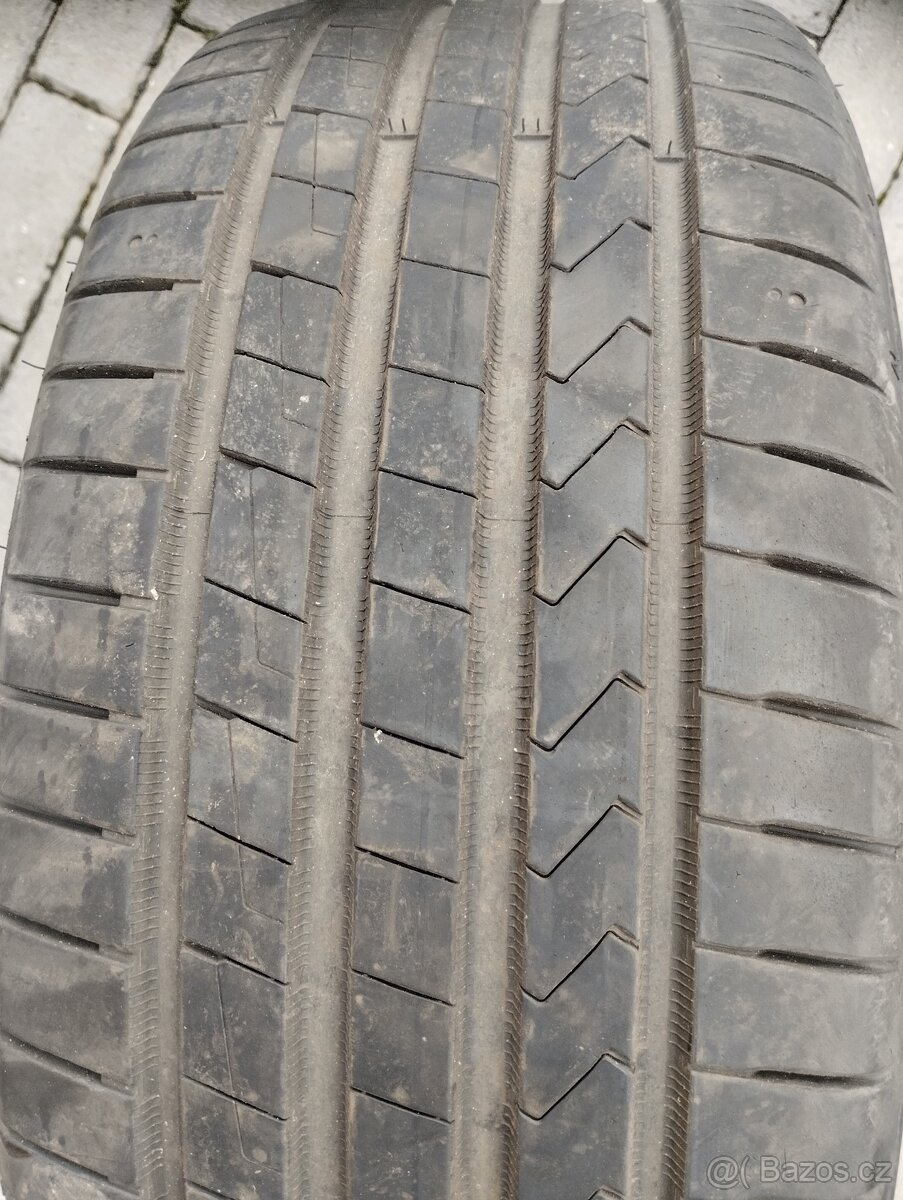 Hankook 225/50 R17 DOT1422