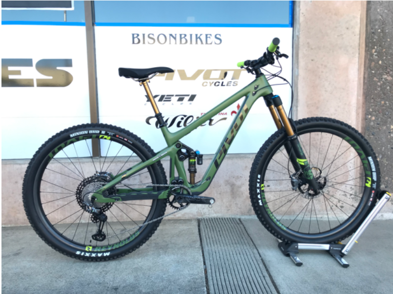 Pivot Switchblade Team XTR 29