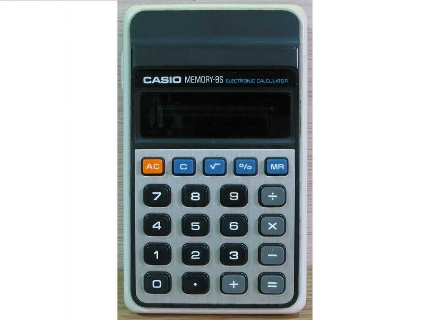 KOUPÍM KRYTKU BATERIÍ KALKULAČKY CASIO MEMORY-8S