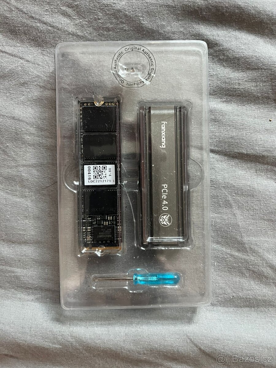 M.2 SSD 2 (TB) Fanoušků PCIe 4.0 (Rezervováno)