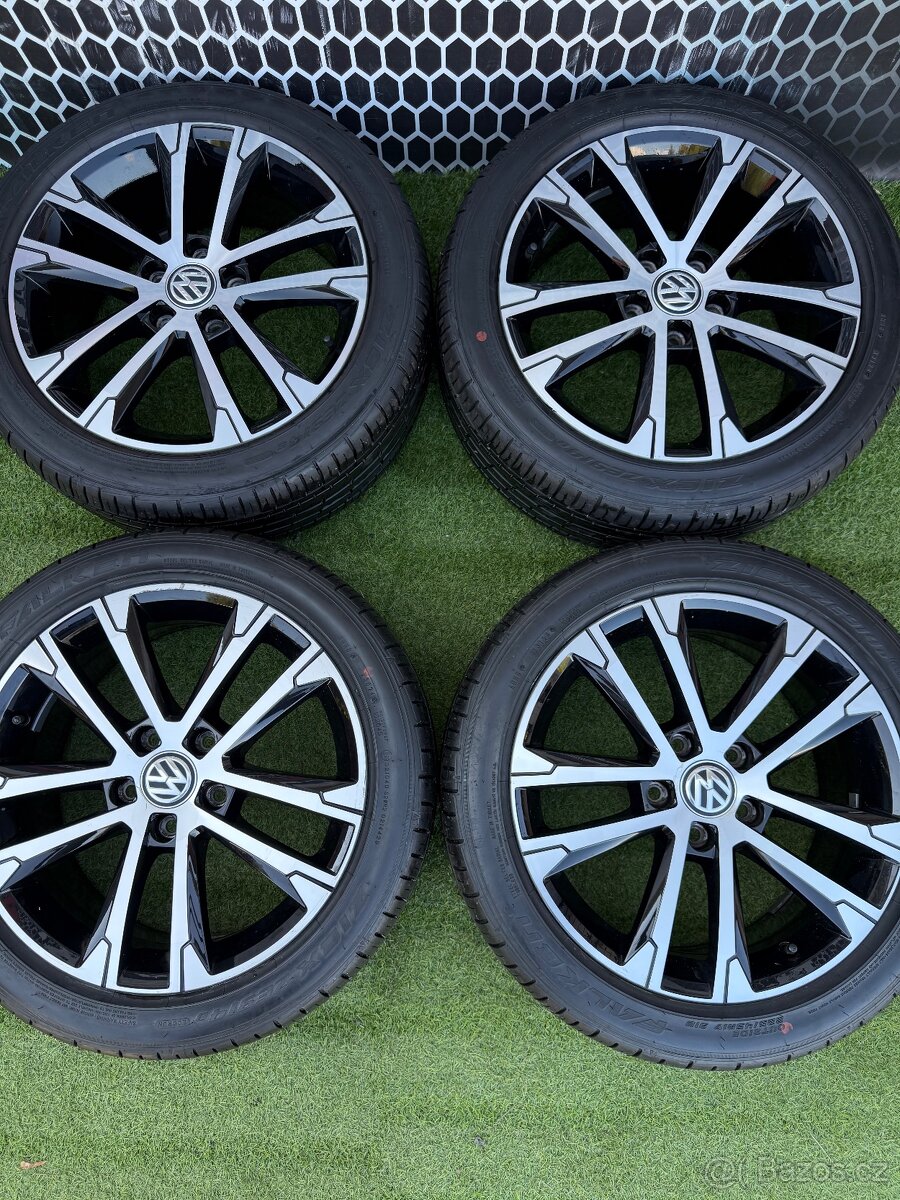 Volkswagen GOLF 225/45 R17 LETNÍ ORIGINÁLNÍ SADA 2024