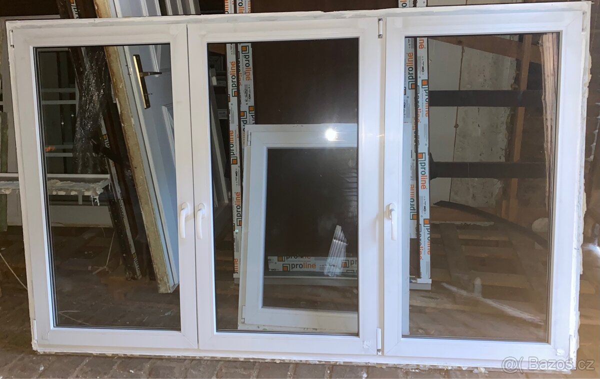 Plastové okno 3křídké 238x150 cm