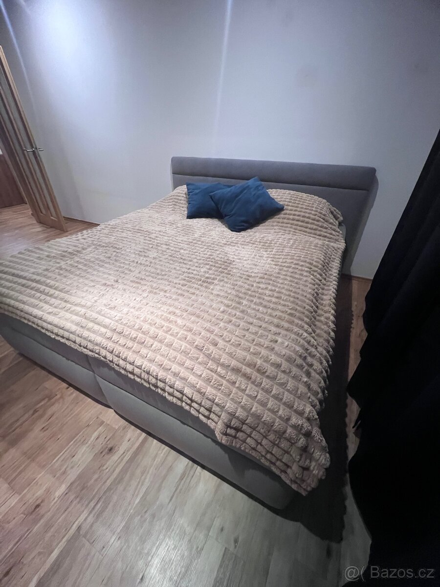 Postel 180x200, rošty, matrace.