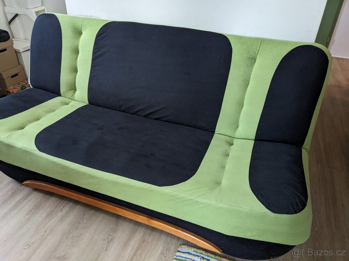 Rozkládací pohovka s úložným prostorem
