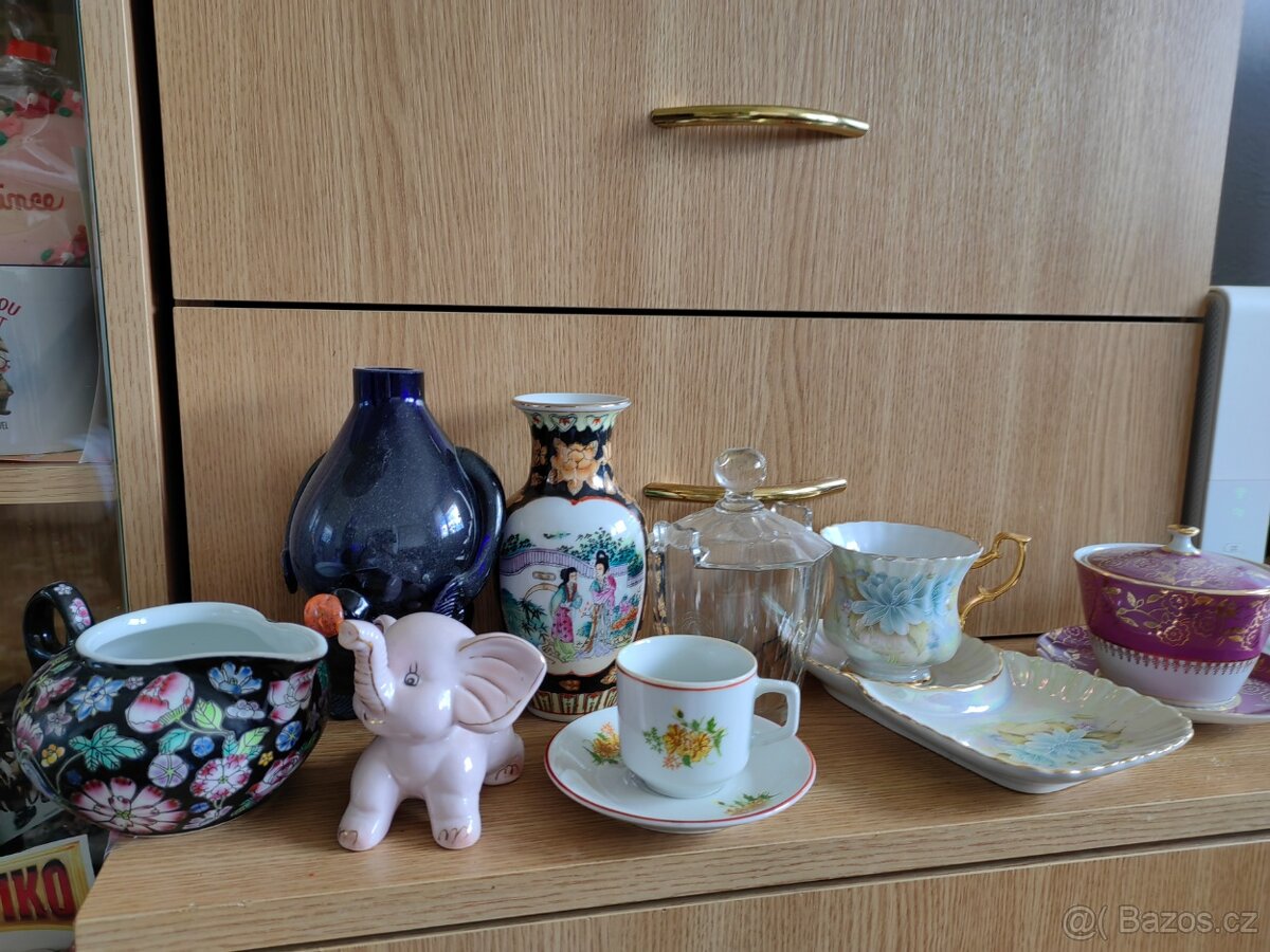 Keramika hrnky,,váza...