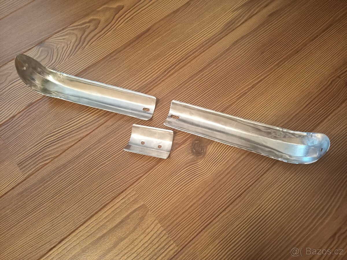 Prodám AL nárazník na šlapací moskvič