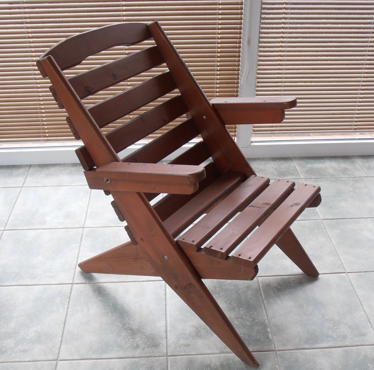 křeslo dřevěné - zahradní