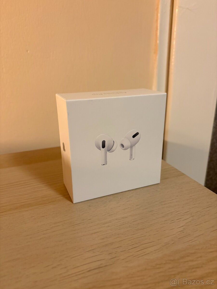 Bezdrátová sluchátka Apple AirPods Pro (2022)
