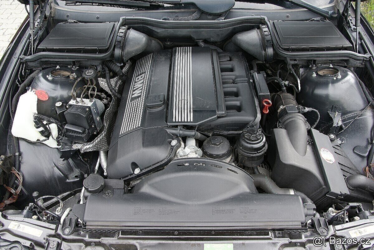 Prodám motor M52B25TU 256S4 z e39 523i 125kw 270tis km