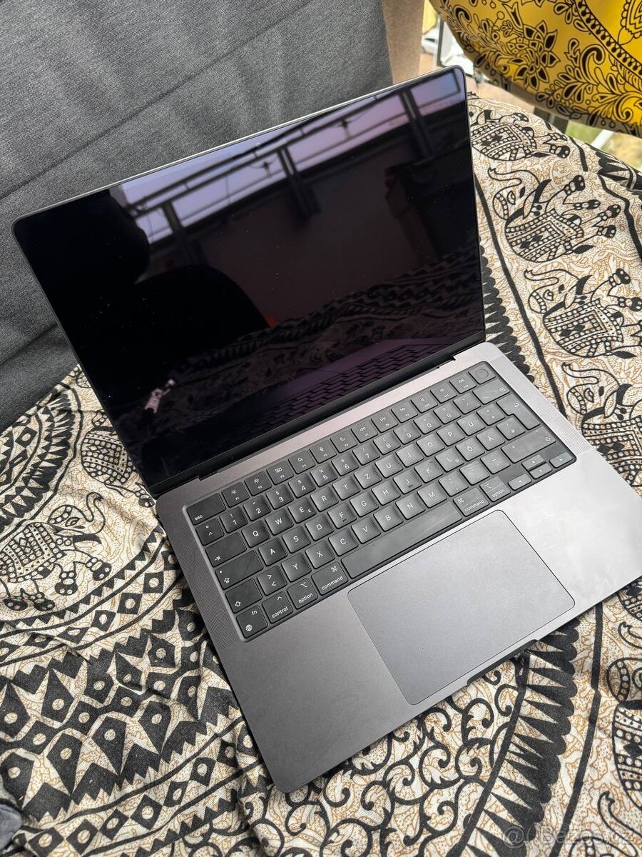 MacBook Pro 14" M4 PRO CZ 2024 Vesmírně černý