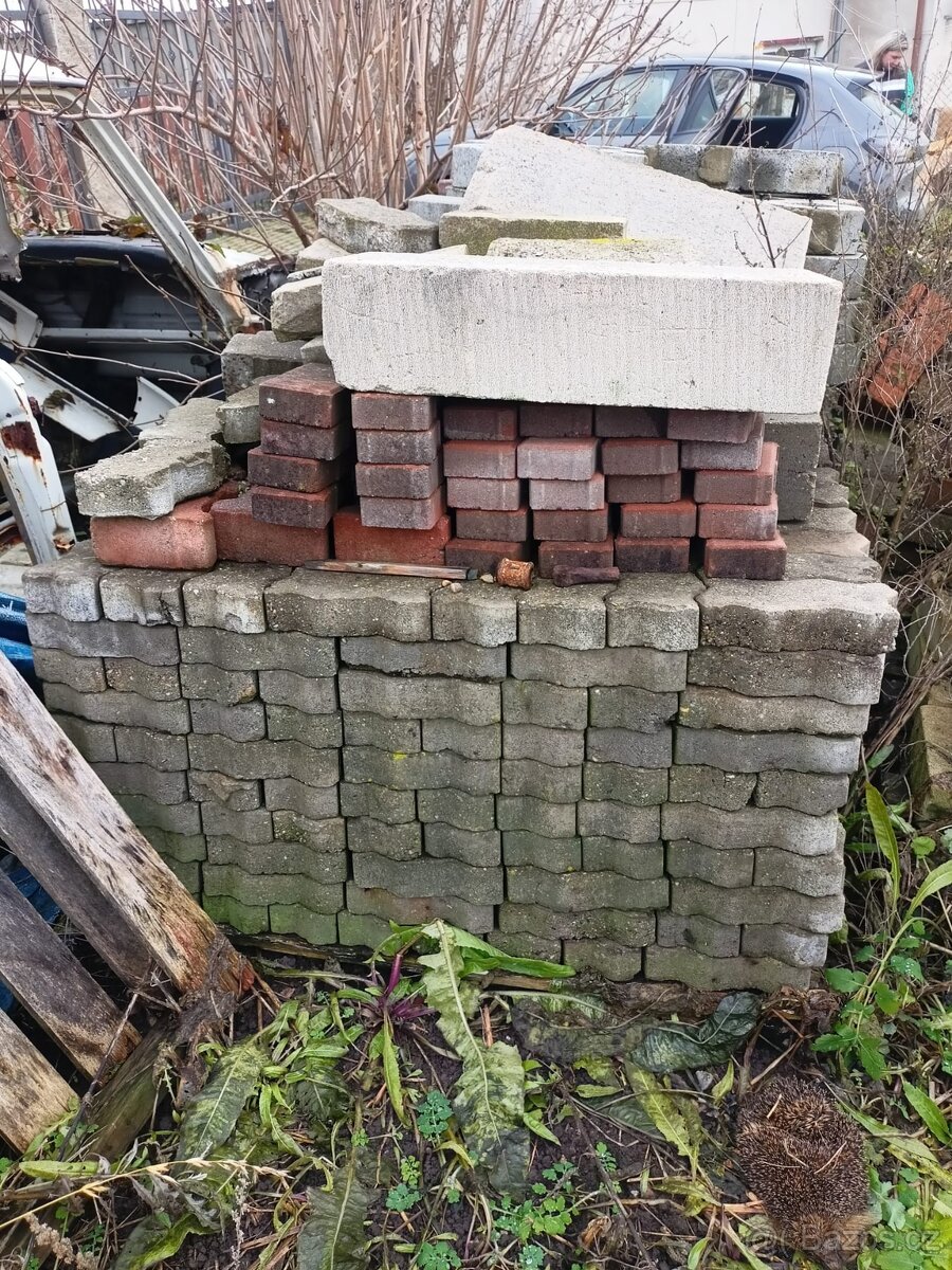 Prodám zámkovou dlažbu