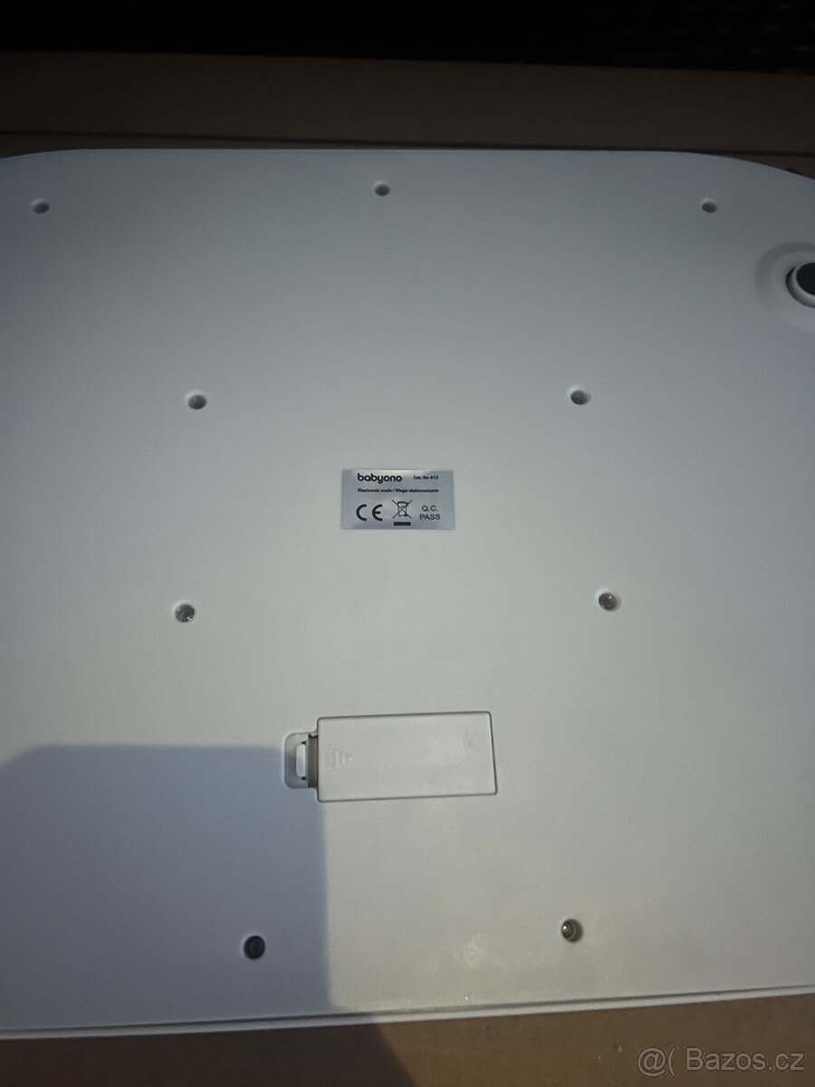 Dětská váha Babyono 612