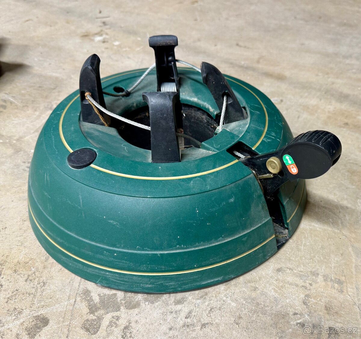 Kovovy stojan na stromecek- nastavitelna velikost