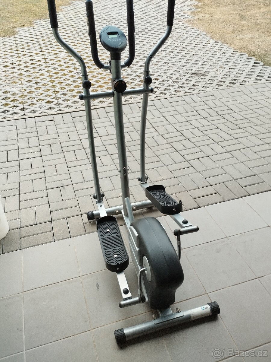 Eliptický trenažér