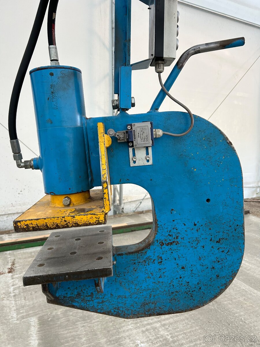 Lis na výrobu příhradových vazníků