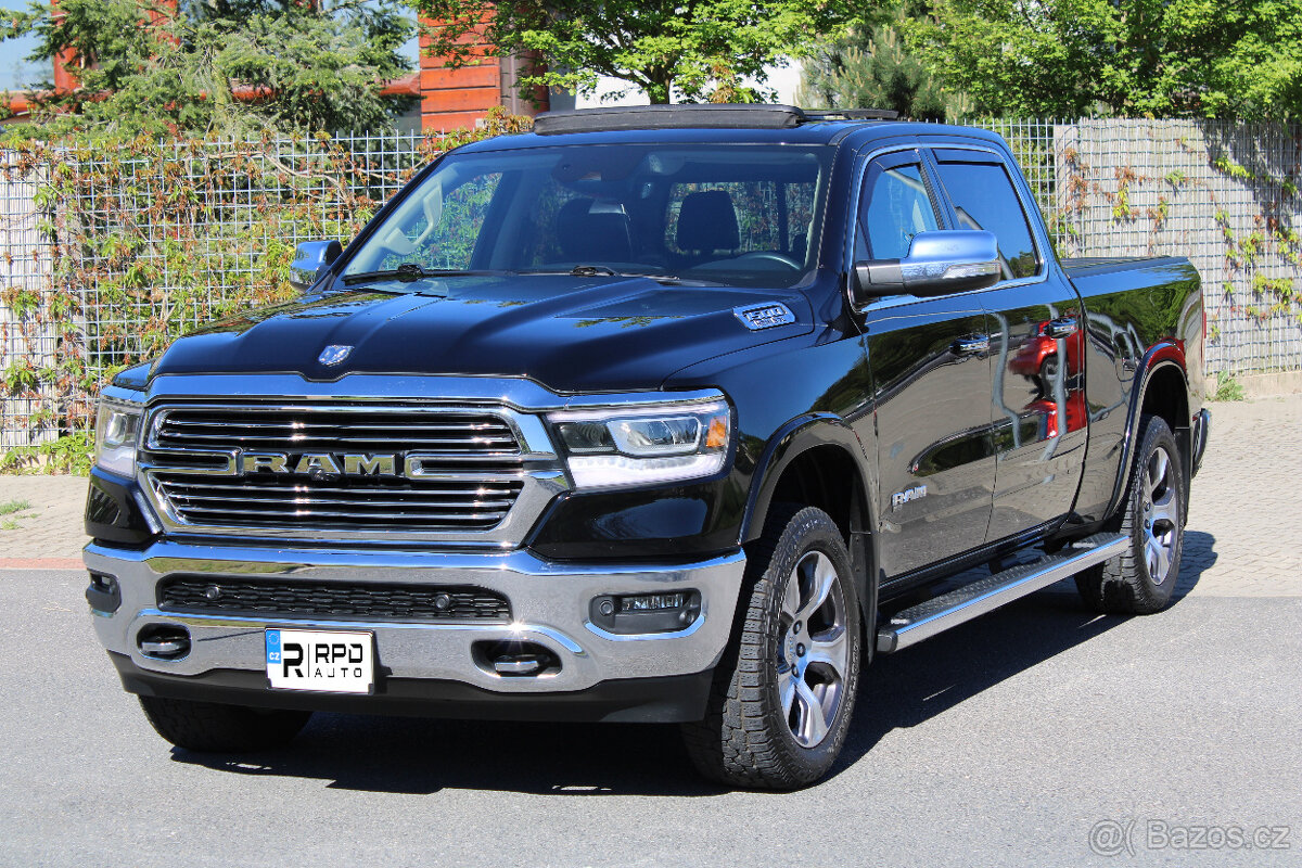 Dodge RAM 1500 5.7 HEMI 4x4 LARAMIE / TOP VÝB / VZDUCH / CZ