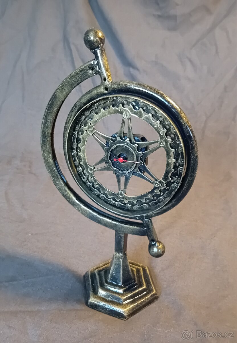 STEAMPUNK RECYCLE ART - PATINOVANÝ KOV - HODINY, ZRCADLA
