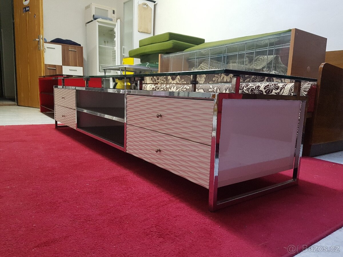 TV stolek
